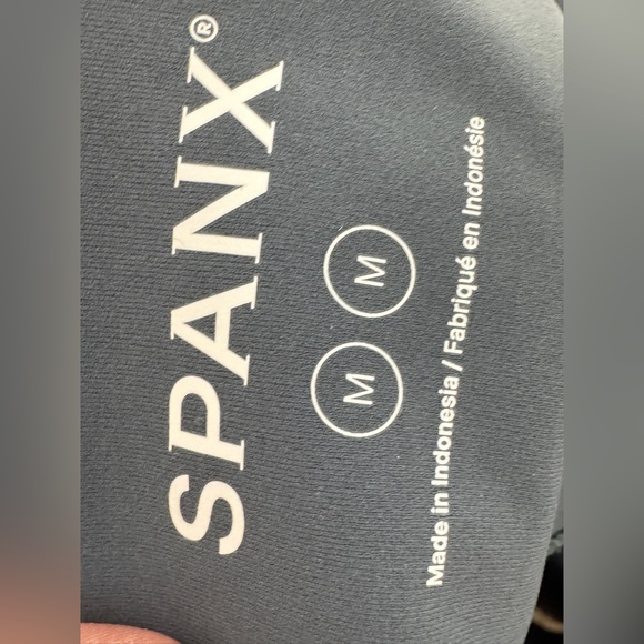 Spanx Booty Boost flare Pants - Picture 2 of 7